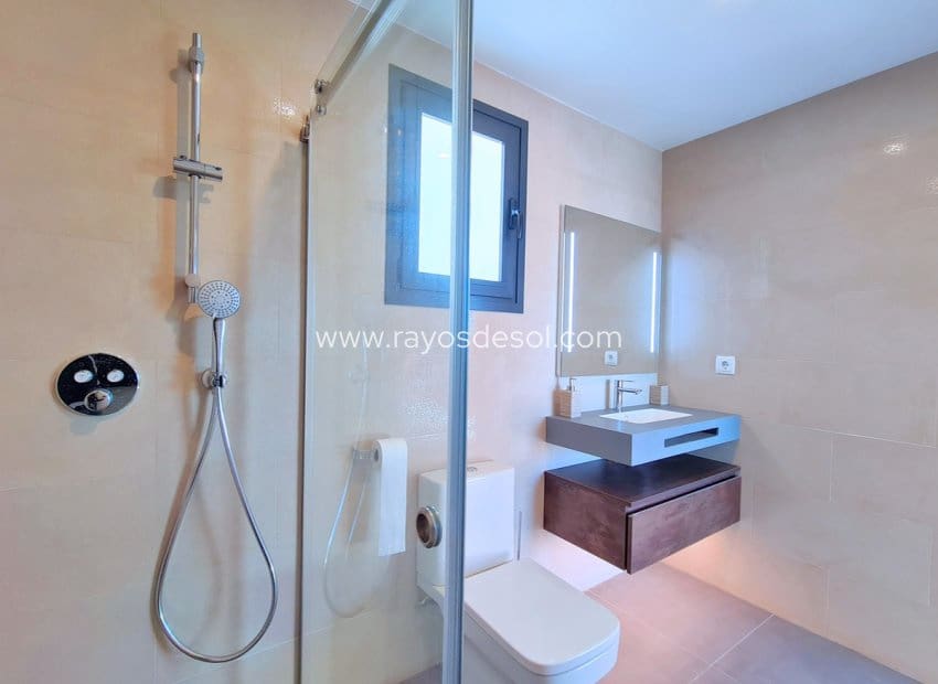 3 soveværelse Villa til salg i Los Alcazares med swimmingpool - € 799.500 (Ref: 8543494)