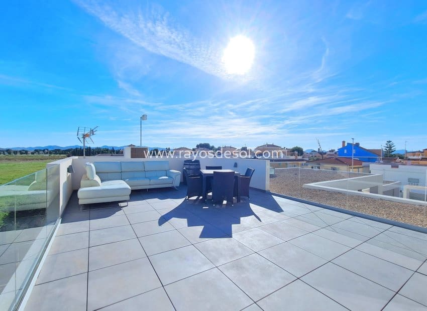 3 soveværelse Villa til salg i Los Alcazares med swimmingpool - € 799.500 (Ref: 8543494)