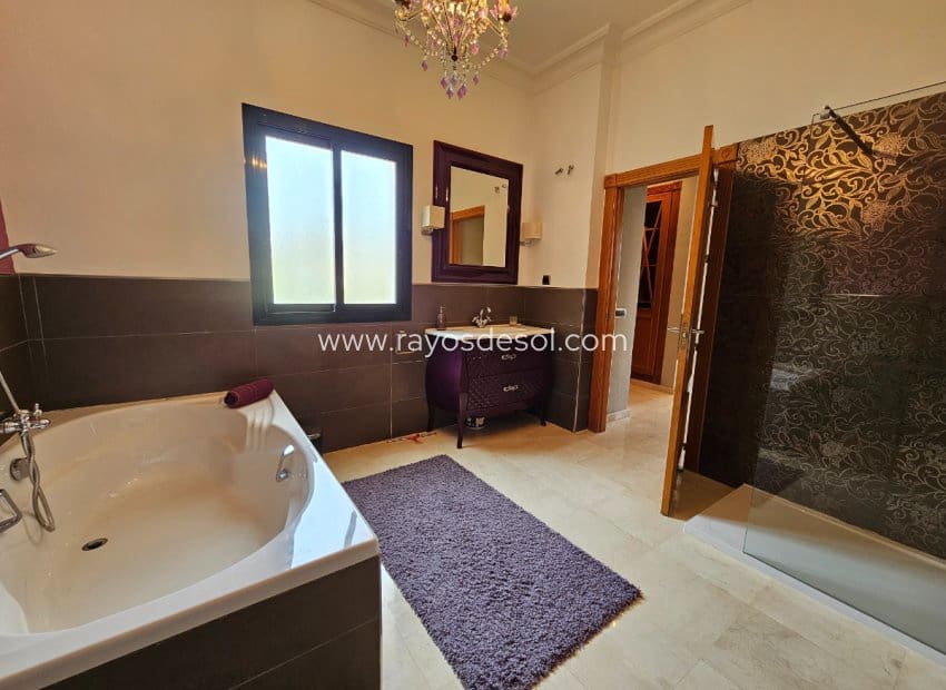 6 soveværelse Villa til salg i La Manga Club med swimmingpool - € 995.000 (Ref: 8543496)