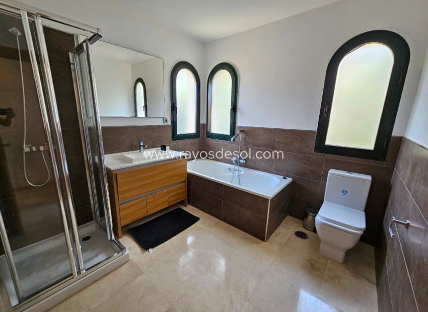 6 soveværelse Villa til salg i La Manga Club med swimmingpool - € 995.000 (Ref: 8543496)