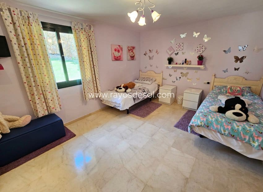 6 soveværelse Villa til salg i Atamaria med swimmingpool - € 995.000 (Ref: 8543496)