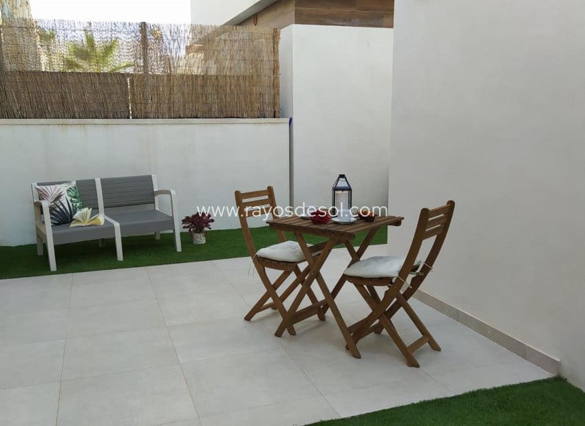 3 bedroom Villa for sale in Villamartin with pool - € 549,900 (Ref: 8543643)