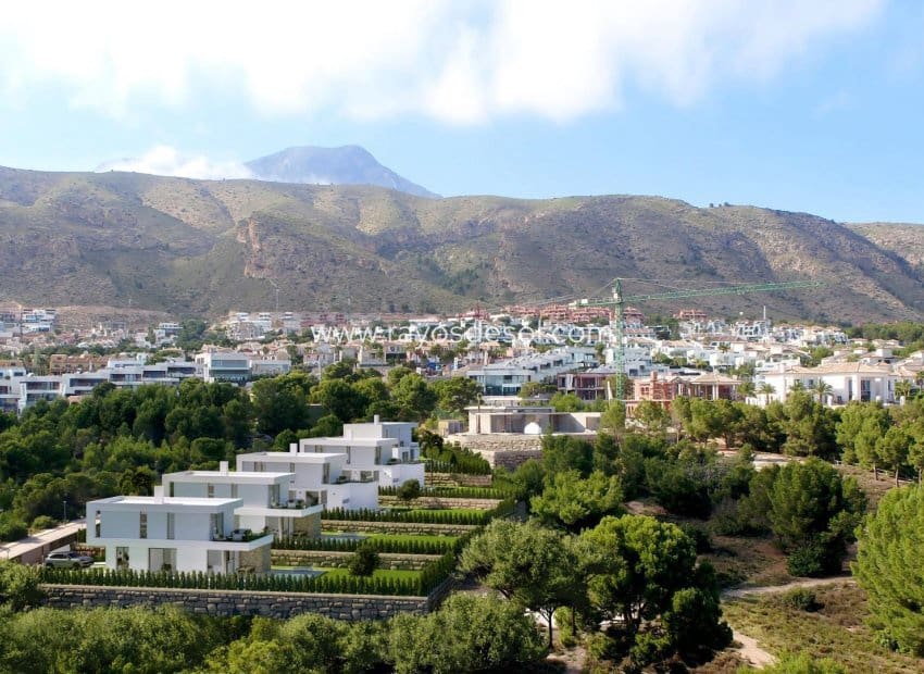 3 bedroom Villa for sale in Finestrat with pool - € 695,000 (Ref: 8543644)