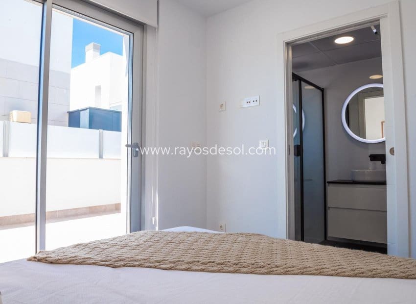 3 soverom Villa til salgs i Los Alcazares med svømmebasseng - € 445 000 (Ref: 8543652)