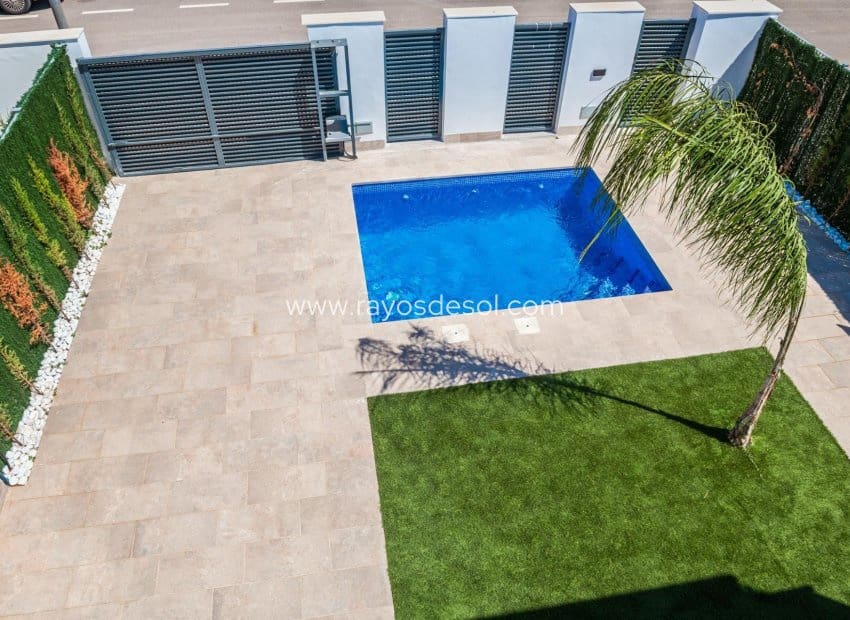 3 soverom Villa til salgs i Los Alcazares med svømmebasseng - € 445 000 (Ref: 8543652)