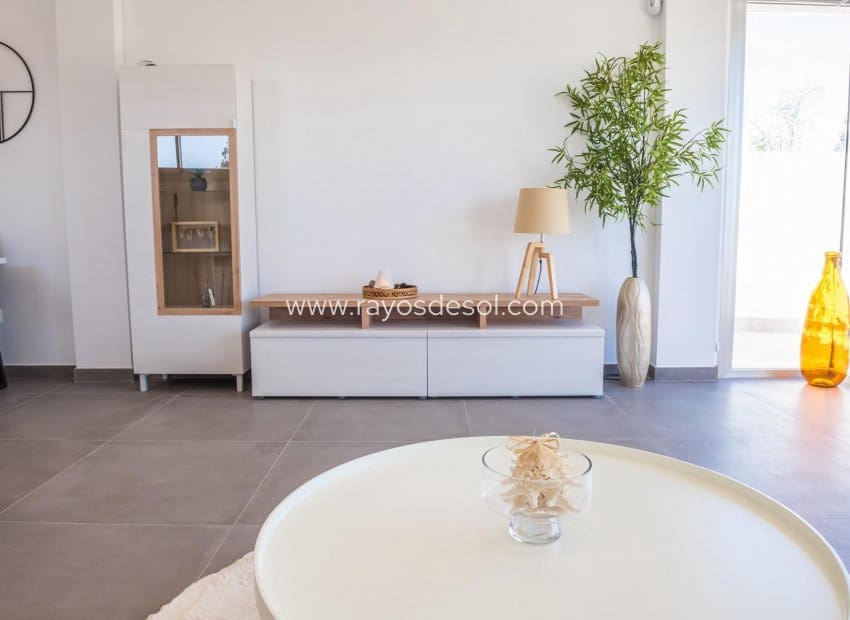 3 Zimmer Villa zu verkaufen in Los Alcazares mit Pool - 445.000 € (Ref: 8543652)