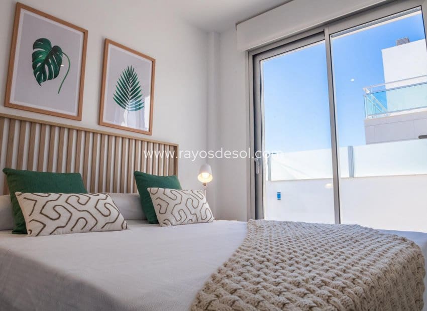 3 Zimmer Villa zu verkaufen in Los Alcazares mit Pool - 445.000 € (Ref: 8543652)