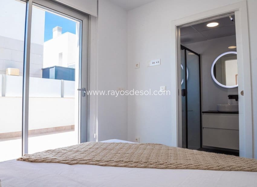 3 Zimmer Villa zu verkaufen in Los Alcazares mit Pool - 445.000 € (Ref: 8543652)