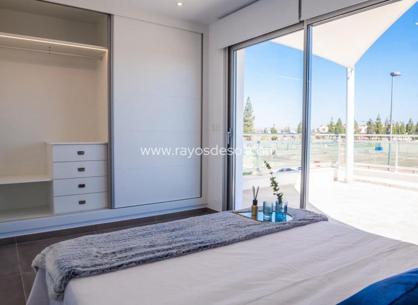 3 Zimmer Villa zu verkaufen in Los Alcazares mit Pool - 445.000 € (Ref: 8543652)