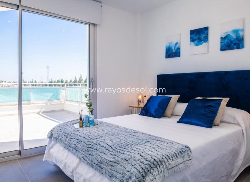 3 Zimmer Villa zu verkaufen in Los Alcazares mit Pool - 445.000 € (Ref: 8543652)