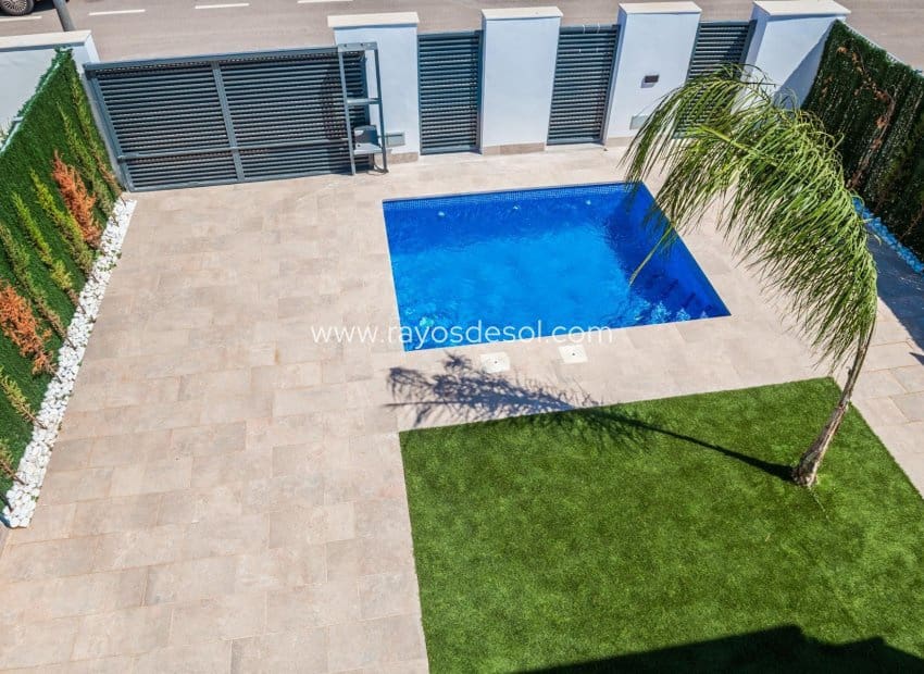 3 Zimmer Villa zu verkaufen in Los Alcazares mit Pool - 445.000 € (Ref: 8543652)