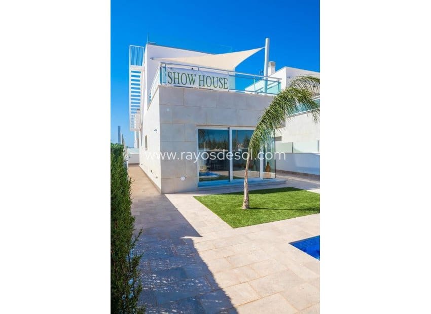 3 Zimmer Villa zu verkaufen in Los Alcazares mit Pool - 445.000 € (Ref: 8543652)