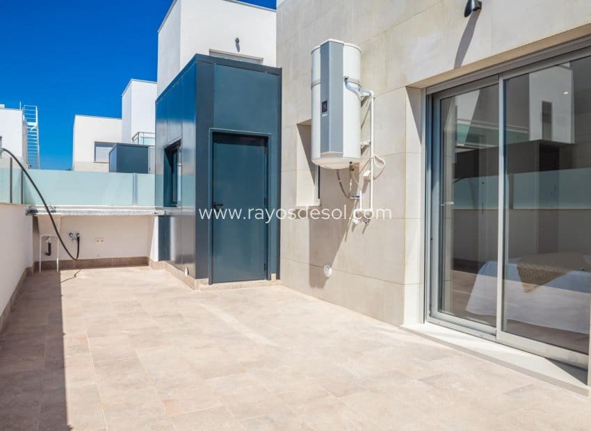 3 Zimmer Villa zu verkaufen in Los Alcazares mit Pool - 445.000 € (Ref: 8543652)