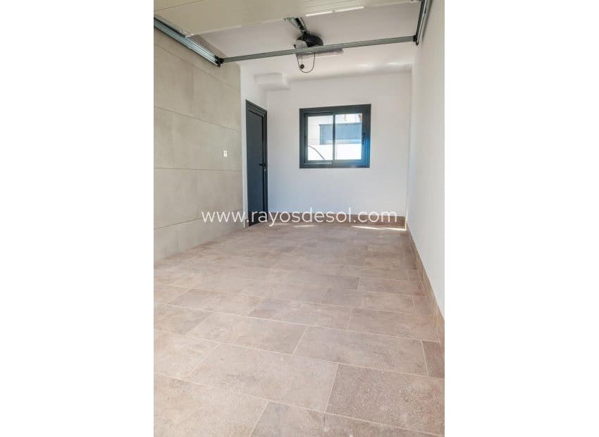 3 Zimmer Villa zu verkaufen in Los Alcazares mit Pool - 445.000 € (Ref: 8543652)