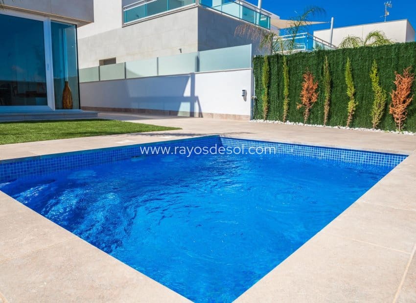 3 Zimmer Villa zu verkaufen in Los Alcazares mit Pool - 445.000 € (Ref: 8543652)