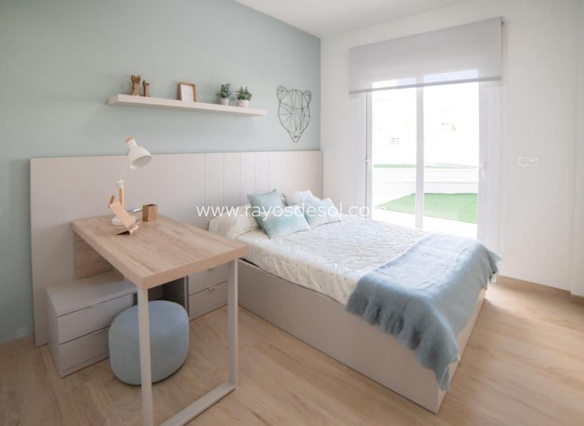 2 soveværelse Lejlighed til salg i El Raso med swimmingpool - € 294.000 (Ref: 8543678)