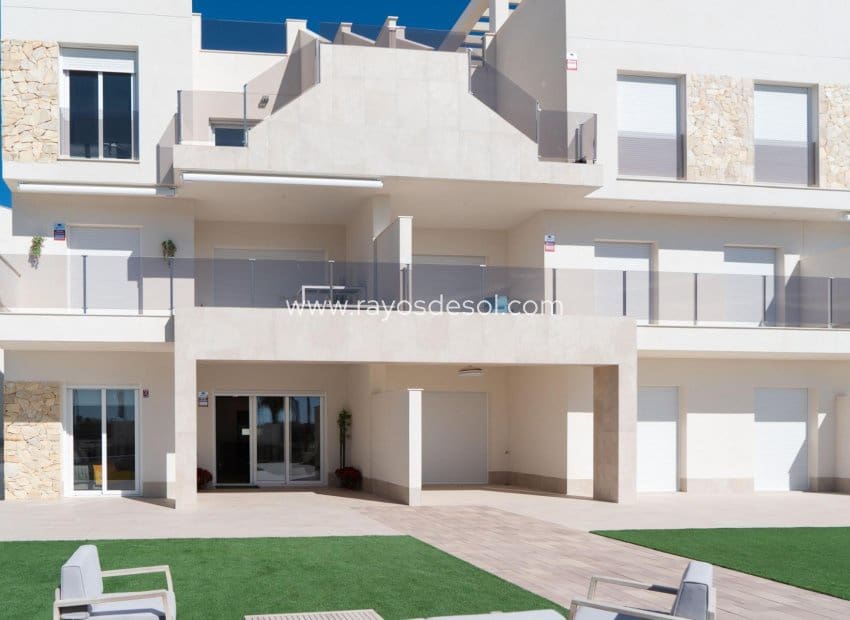 2 soveværelse Lejlighed til salg i El Raso med swimmingpool - € 294.000 (Ref: 8543678)