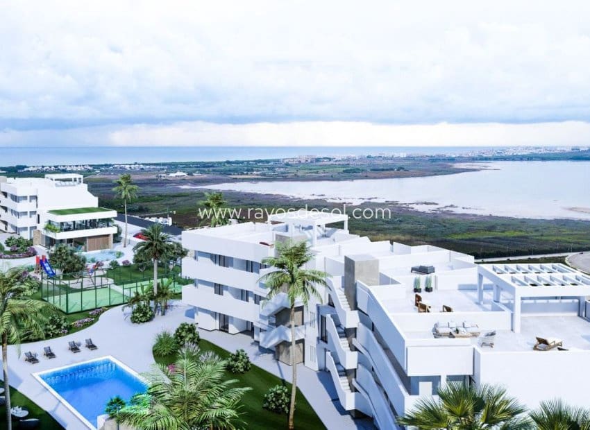 2 soveværelse Lejlighed til salg i El Raso med swimmingpool - € 294.000 (Ref: 8543678)