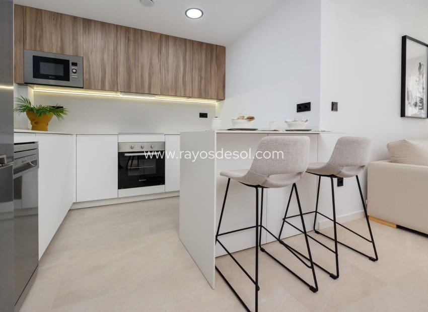 3 soveværelse Lejlighed til salg i Los Alcazares med swimmingpool - € 390.000 (Ref: 8543714)