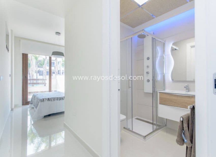 3 soveværelse Lejlighed til salg i Los Balcones med swimmingpool - € 290.000 (Ref: 8543732)