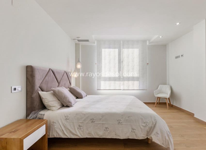 3 soveværelse Villa til salg i Ciudad Quesada med swimmingpool - € 649.000 (Ref: 8543739)