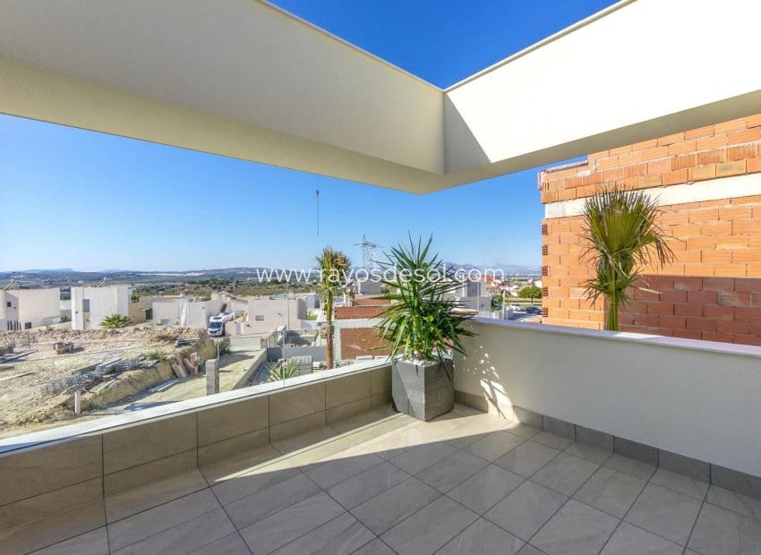 3 soveværelse Villa til salg i Ciudad Quesada med swimmingpool - € 649.000 (Ref: 8543739)