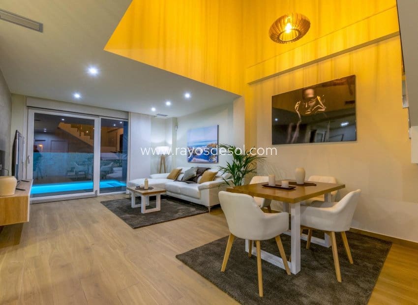 3 soveværelse Villa til salg i Ciudad Quesada med swimmingpool - € 649.000 (Ref: 8543739)