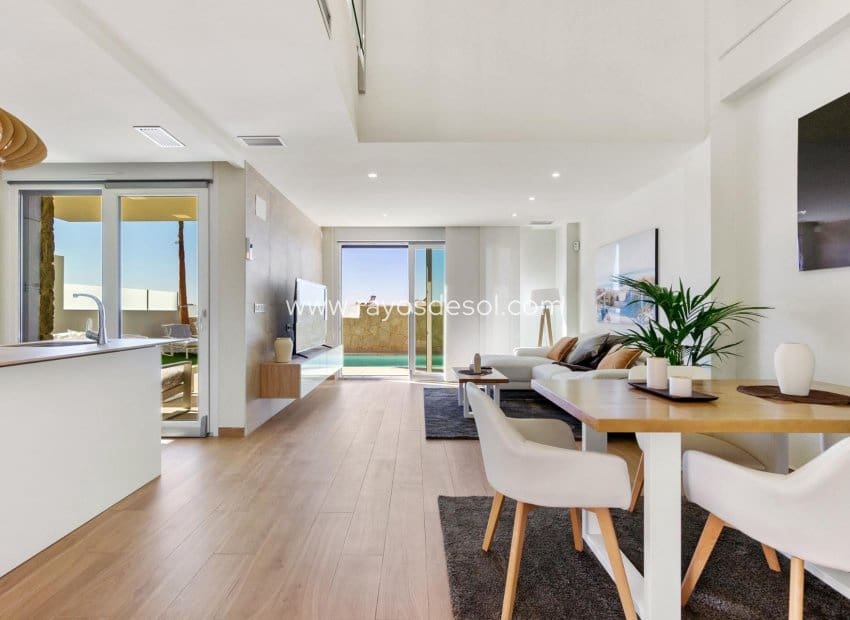 3 soveværelse Villa til salg i Ciudad Quesada med swimmingpool - € 649.000 (Ref: 8543739)