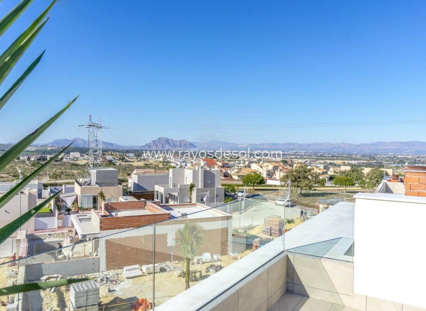 3 soveværelse Villa til salg i Ciudad Quesada med swimmingpool - € 649.000 (Ref: 8543739)