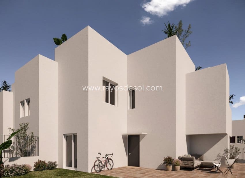 3 soveværelse Villa til salg i Monforte del Cid med swimmingpool - € 365.000 (Ref: 8543740)