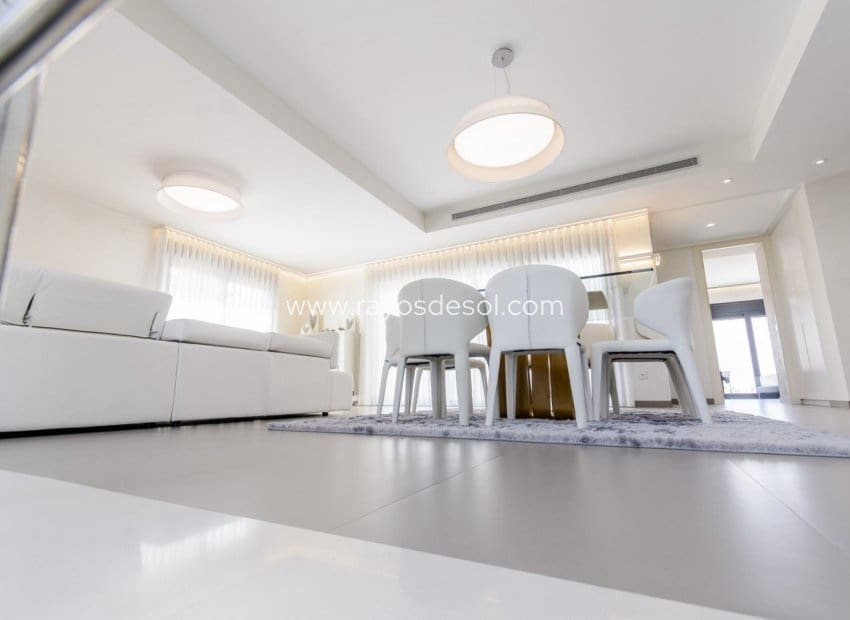 3 soveværelse Villa til salg i Dehesa de Campoamor med swimmingpool - € 1.195.000 (Ref: 8543745)