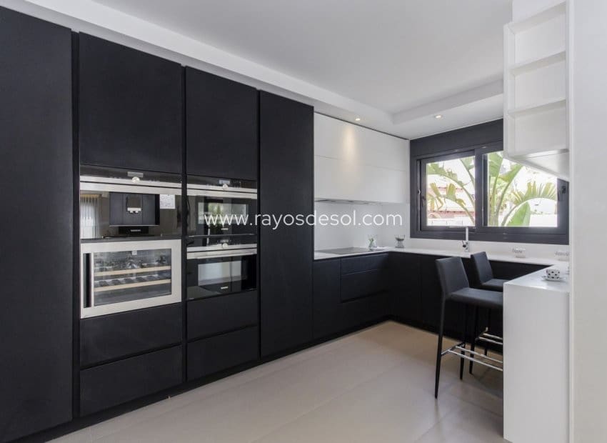 3 soveværelse Villa til salg i Dehesa de Campoamor med swimmingpool - € 1.195.000 (Ref: 8543745)