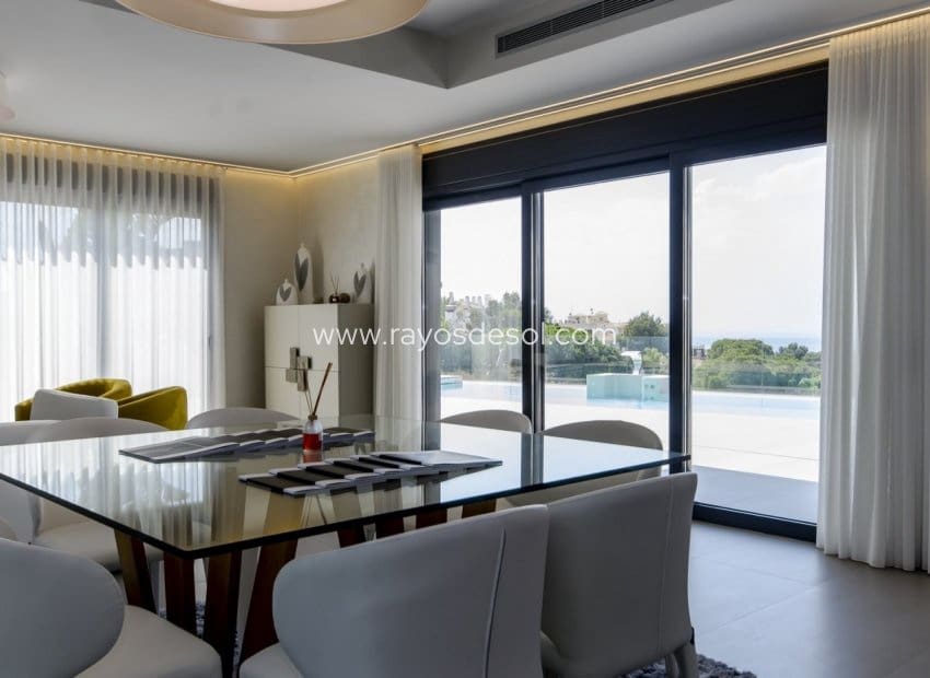 Chalet de 3 habitaciones en Dehesa de Campoamor en venta con piscina - 1.195.000 € (Ref: 8543745)