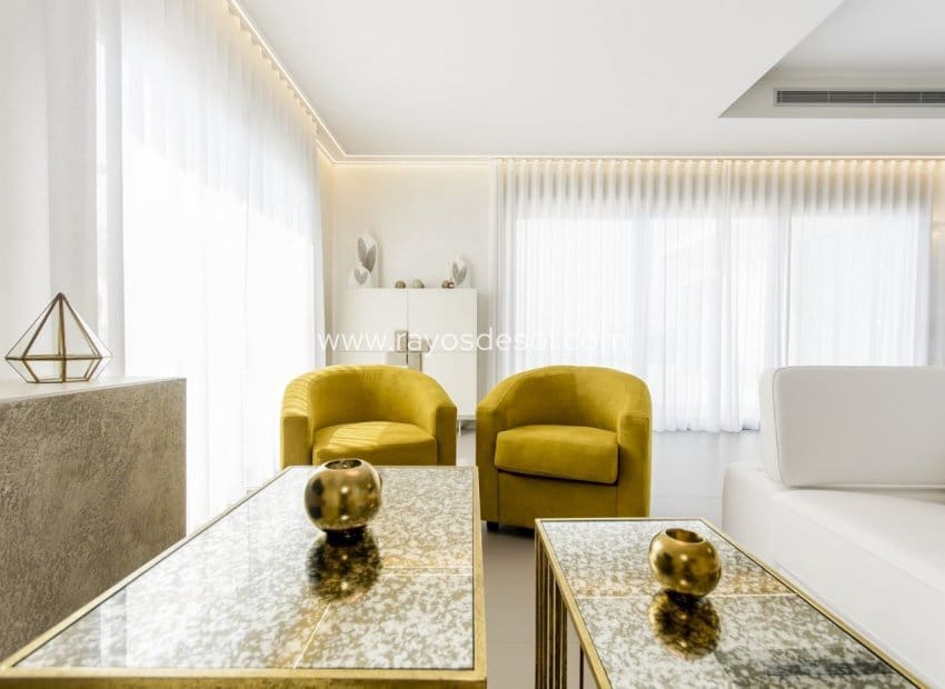 Chalet de 3 habitaciones en Dehesa de Campoamor en venta con piscina - 1.195.000 € (Ref: 8543745)