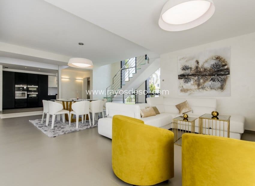 Chalet de 3 habitaciones en Dehesa de Campoamor en venta con piscina - 1.195.000 € (Ref: 8543745)