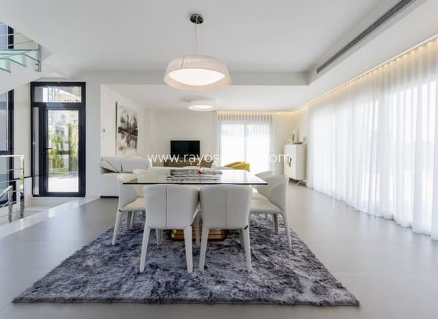 3 soveværelse Villa til salg i Dehesa de Campoamor, Orihuela med swimmingpool - € 1.195.000 (Ref: 8543745)