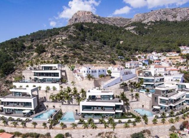 4 slaapkamer Villa te koop in Oltamar - Cucarres, Calpe / Calp met zwembad - € 1.850.000 (Ref: 8543754)