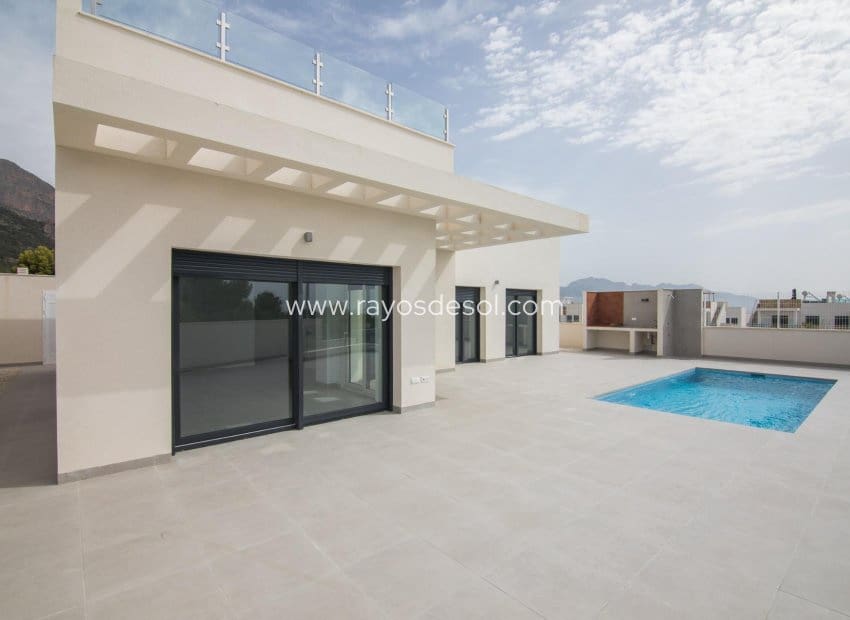 3 sovrum Villa till salu i Polop med pool - 585 000 € (Ref: 8543771)