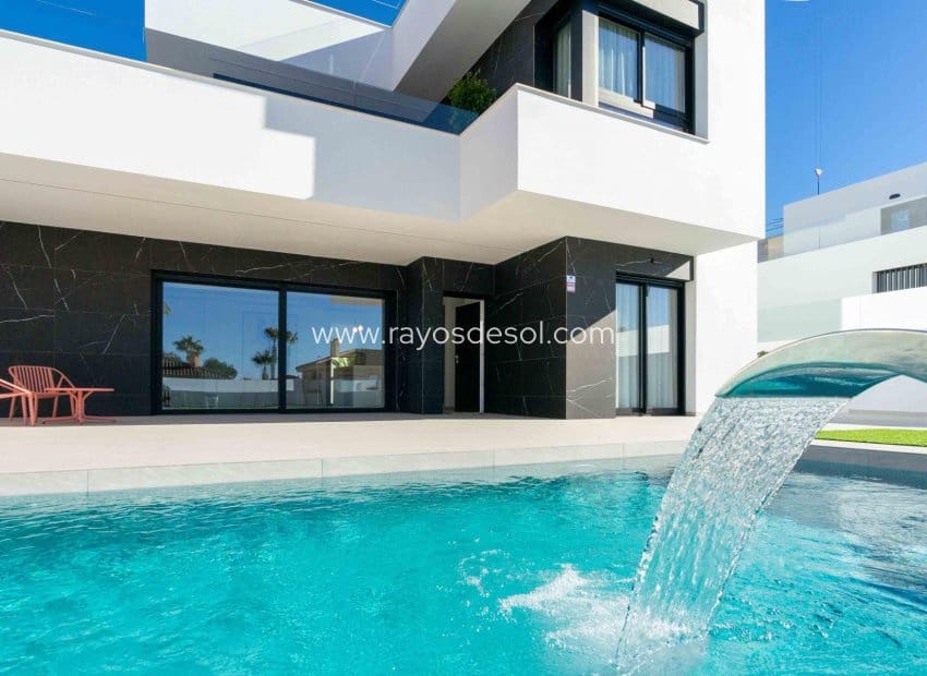 3 soveværelse Villa til salg i Benimar med swimmingpool - € 549.000 (Ref: 8543780)