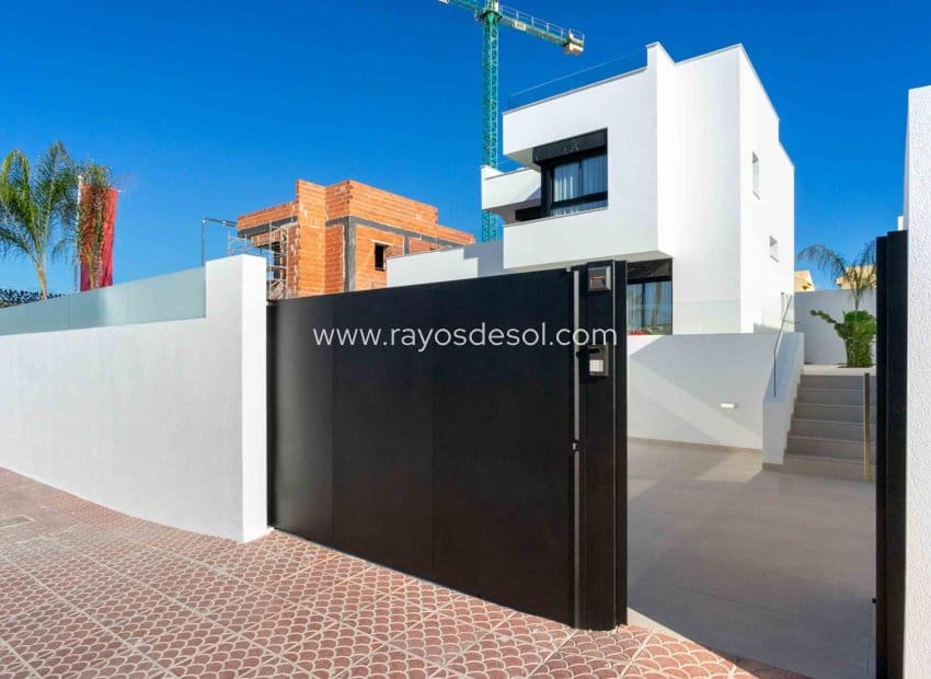 3 soveværelse Villa til salg i Benimar med swimmingpool - € 549.000 (Ref: 8543780)