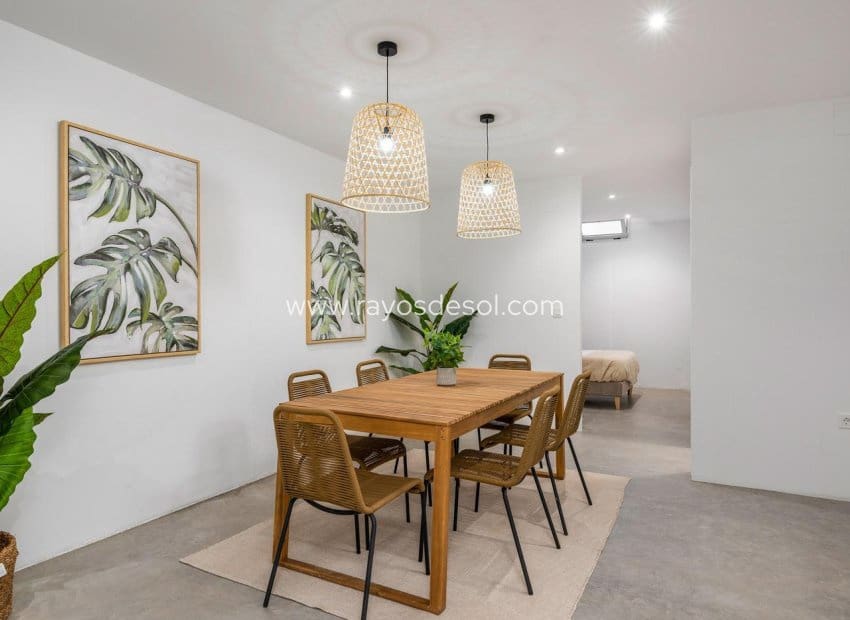 3 soveværelse Villa til salg i Los Alcazares med swimmingpool - € 399.900 (Ref: 8543793)