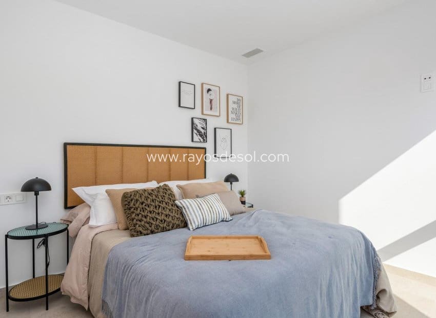 3 soveværelse Villa til salg i Los Alcazares med swimmingpool - € 399.900 (Ref: 8543793)