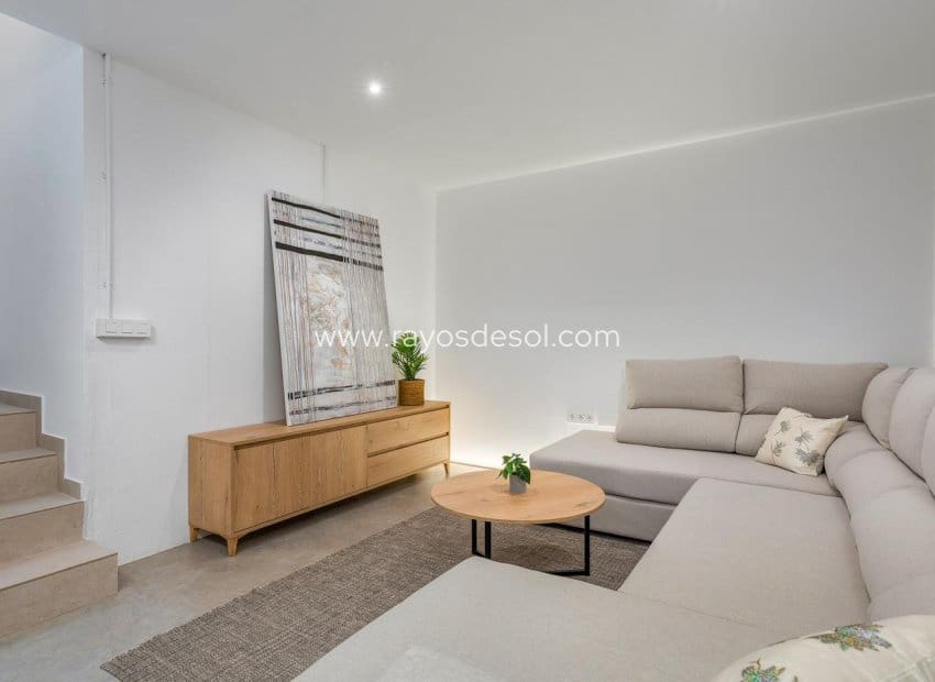 3 soveværelse Villa til salg i Los Alcazares med swimmingpool - € 399.900 (Ref: 8543793)