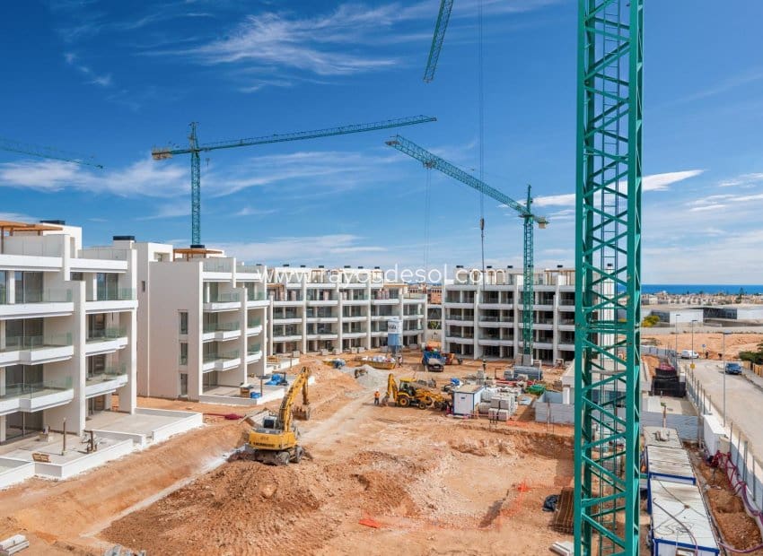 2 soveværelse Penthouse til salg i Villamartin med swimmingpool - € 425.000 (Ref: 8543796)