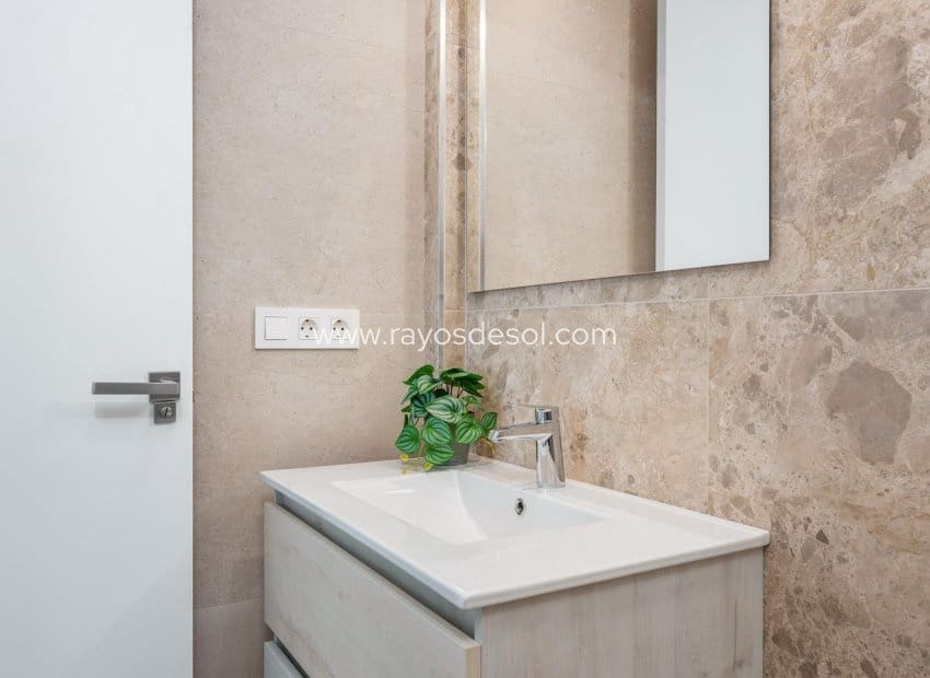 3 soveværelse Villa til salg i Los Alcazares med swimmingpool - € 499.900 (Ref: 8543805)