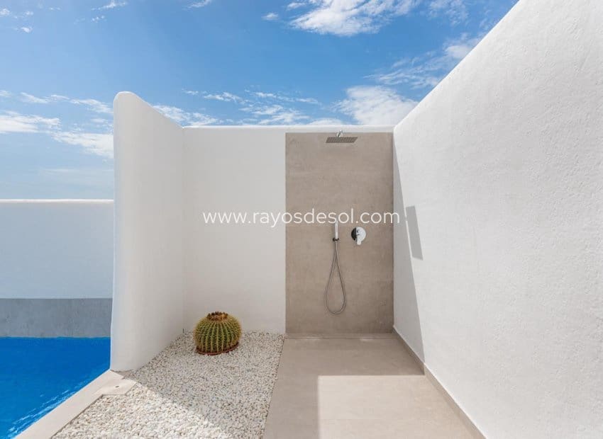 3 soveværelse Villa til salg i Los Alcazares med swimmingpool - € 499.900 (Ref: 8543805)