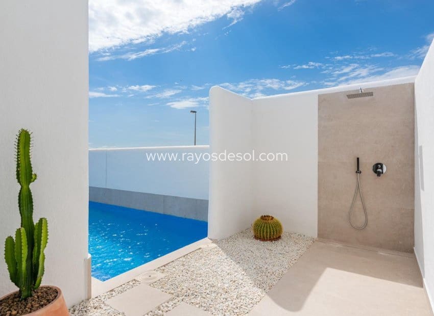 3 soveværelse Villa til salg i Los Alcazares med swimmingpool - € 499.900 (Ref: 8543805)