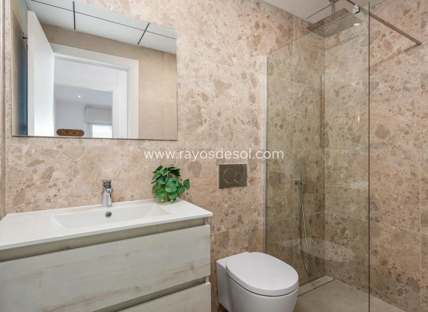 3 soveværelse Villa til salg i Los Alcazares med swimmingpool - € 499.900 (Ref: 8543805)