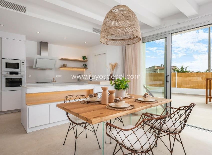 3 soveværelse Villa til salg i Los Alcazares med swimmingpool - € 499.900 (Ref: 8543805)