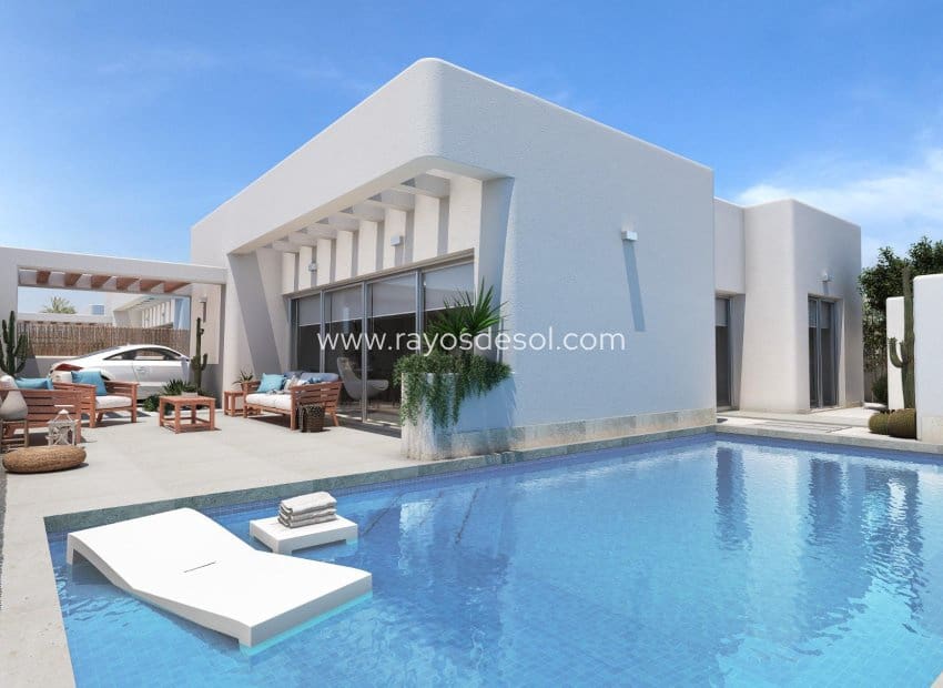 3 soveværelse Villa til salg i Los Alcazares med swimmingpool - € 499.900 (Ref: 8543805)